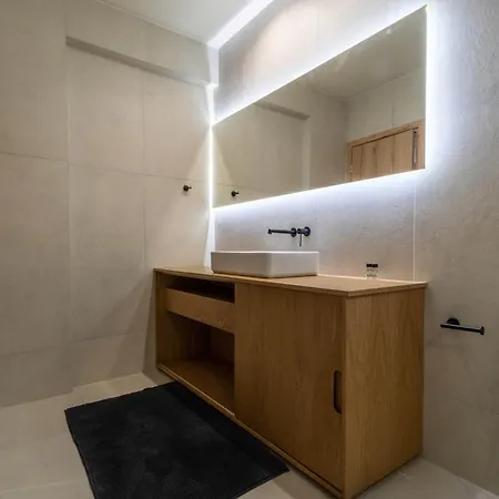 Olivevine Luxury Apartments- *